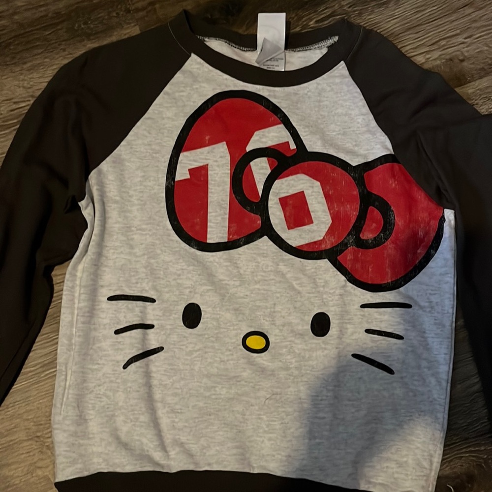 Size small juniors Hello Kitty raglan sweatshirt